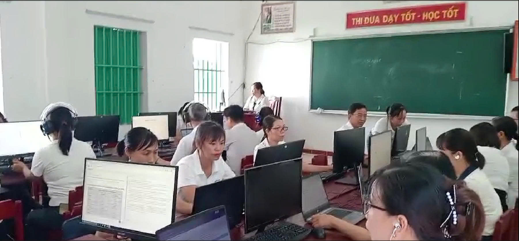 Khảo sát năng lực tiếng Anh