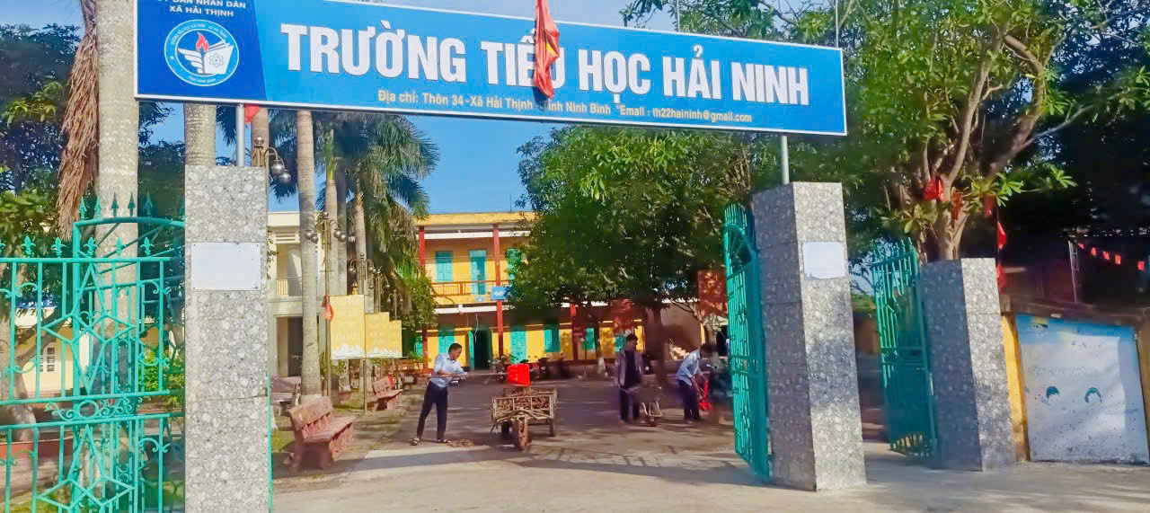 Thầy cô chuẩn bị lớp học
