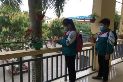 Trường Tiểu học Hải Ninh tăng cường phòng chống dịch covid – 19 sau dịp tết nguyên đán